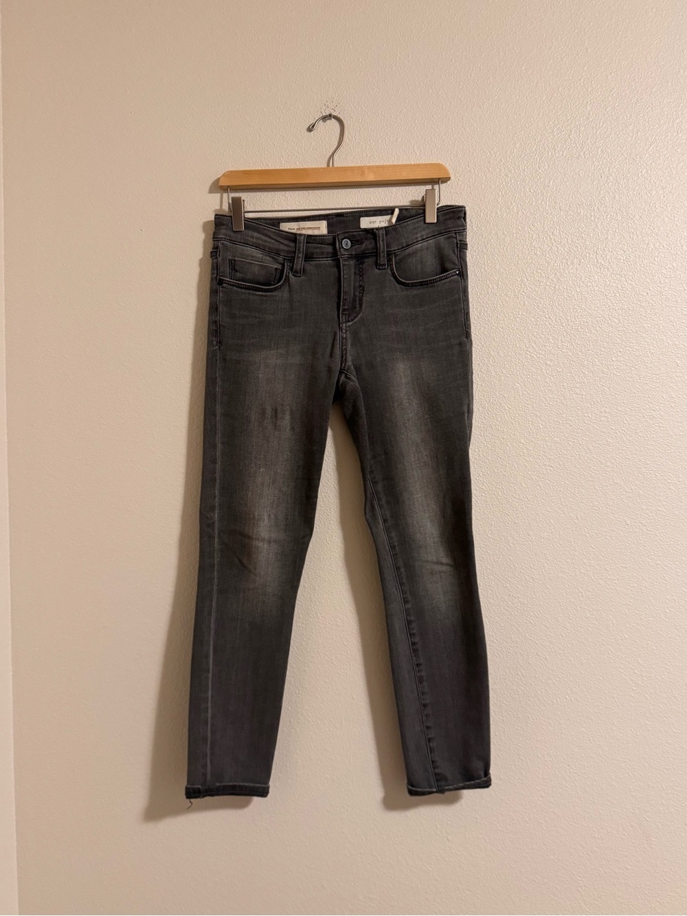 Pilcro and the letterpress Women’s Skinny Jeans in Washed Charcoal